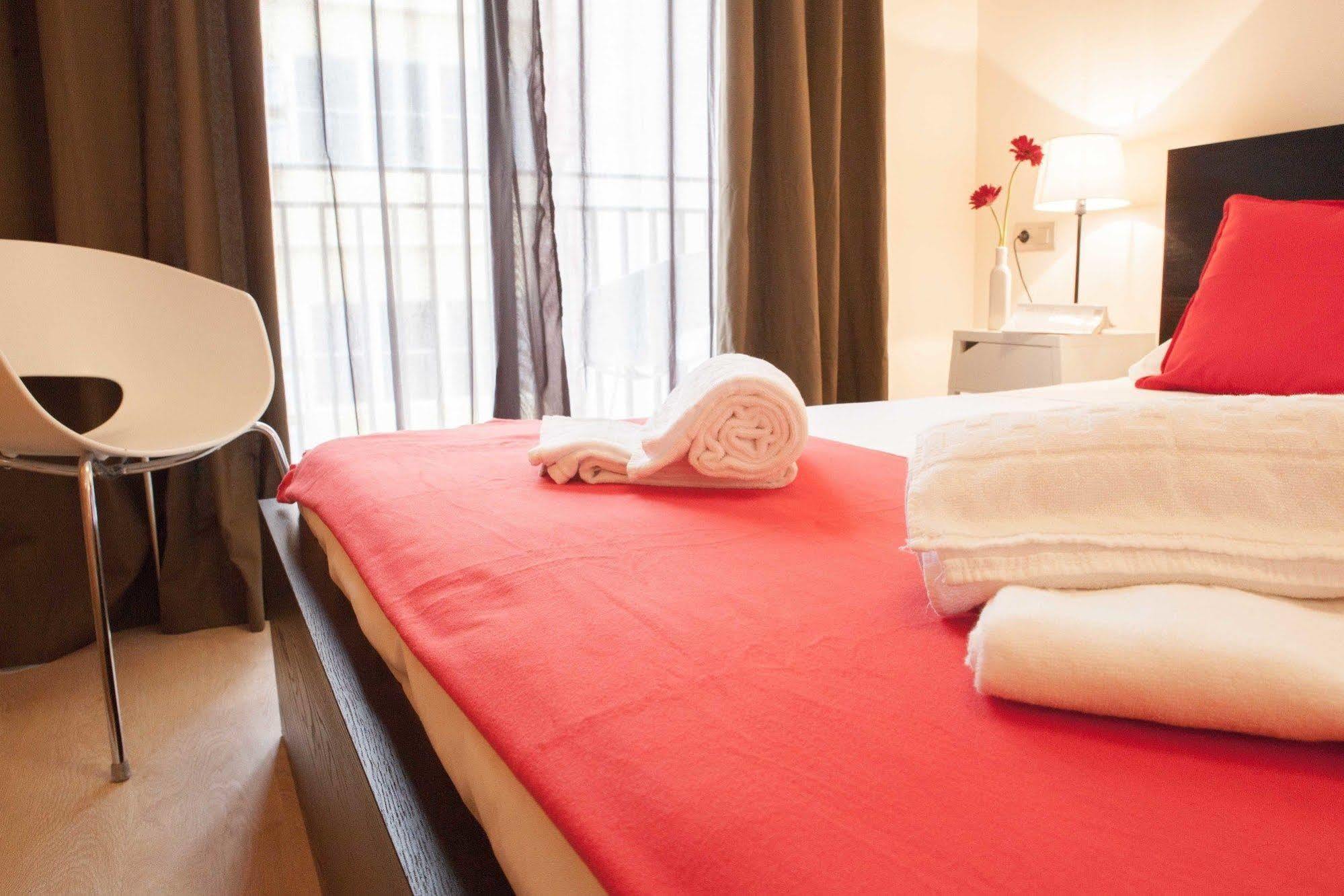 Hulot B&B Valensiya Oda fotoğraf