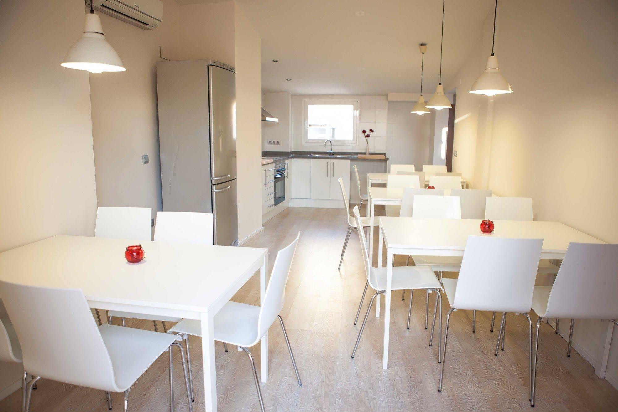 Hulot B&B Valensiya Restoran fotoğraf